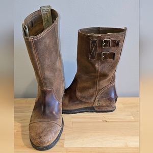 Women's Sorel boots. Size 8